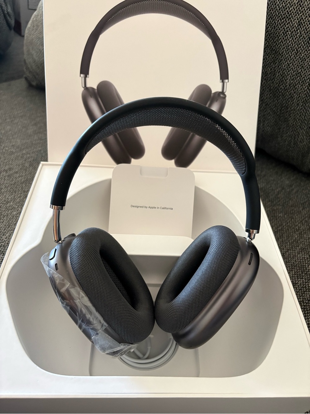 Apple AirPods Max - Space Gray 1st Generation - Picture 5 of 7